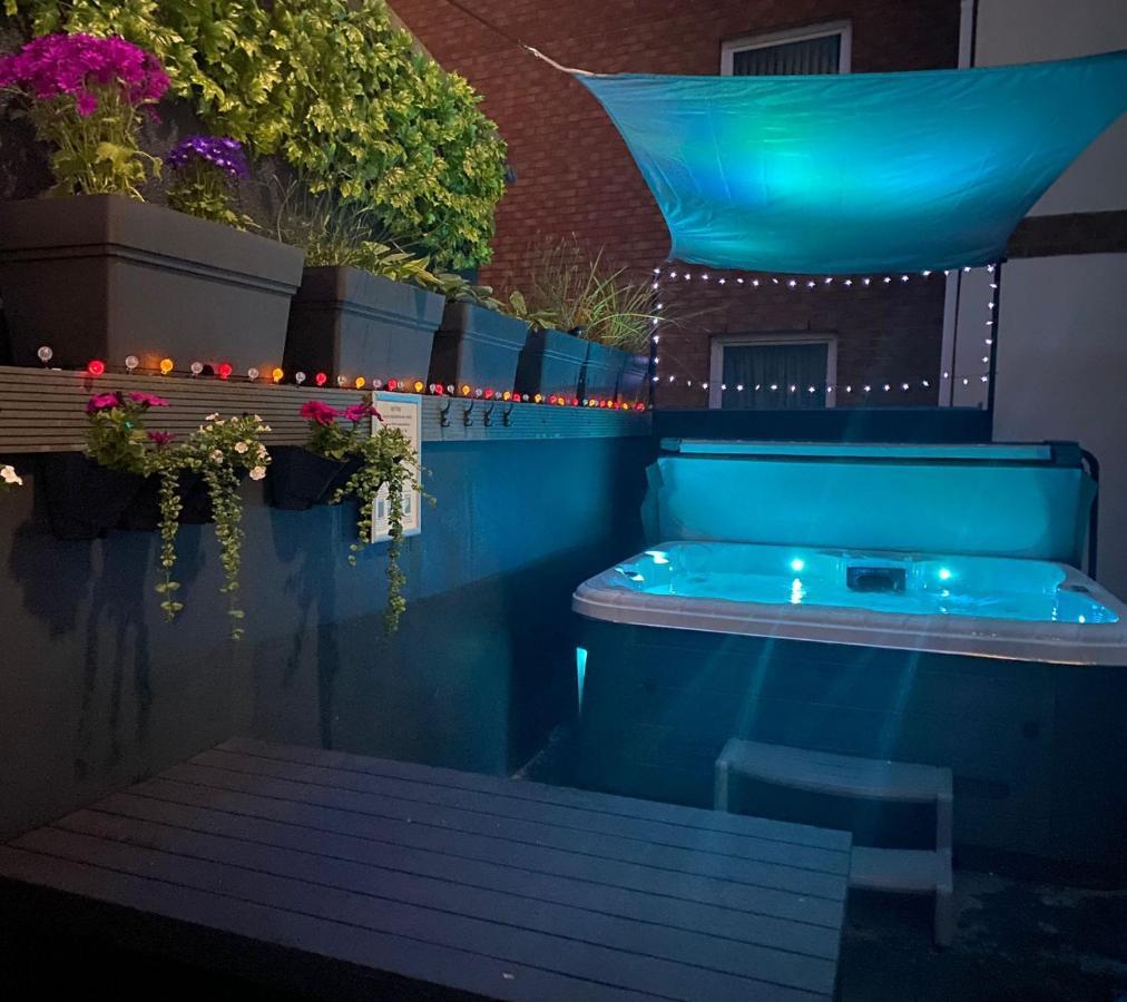 3 The View Apartments Ilfracombe - Hot Tub, Parking, Lift, Ev Экстерьер фото