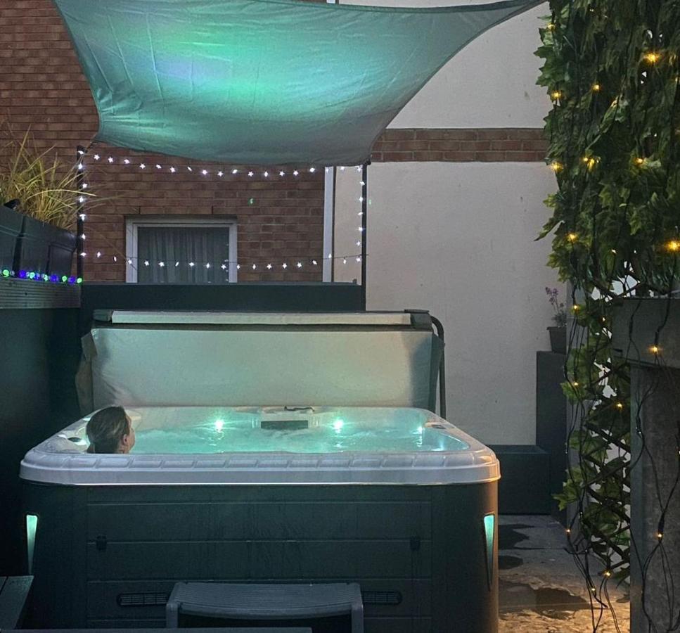 3 The View Apartments Ilfracombe - Hot Tub, Parking, Lift, Ev Экстерьер фото