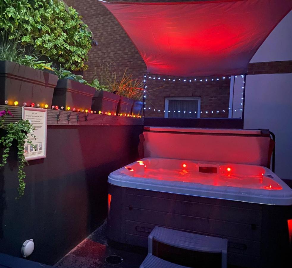 3 The View Apartments Ilfracombe - Hot Tub, Parking, Lift, Ev Экстерьер фото