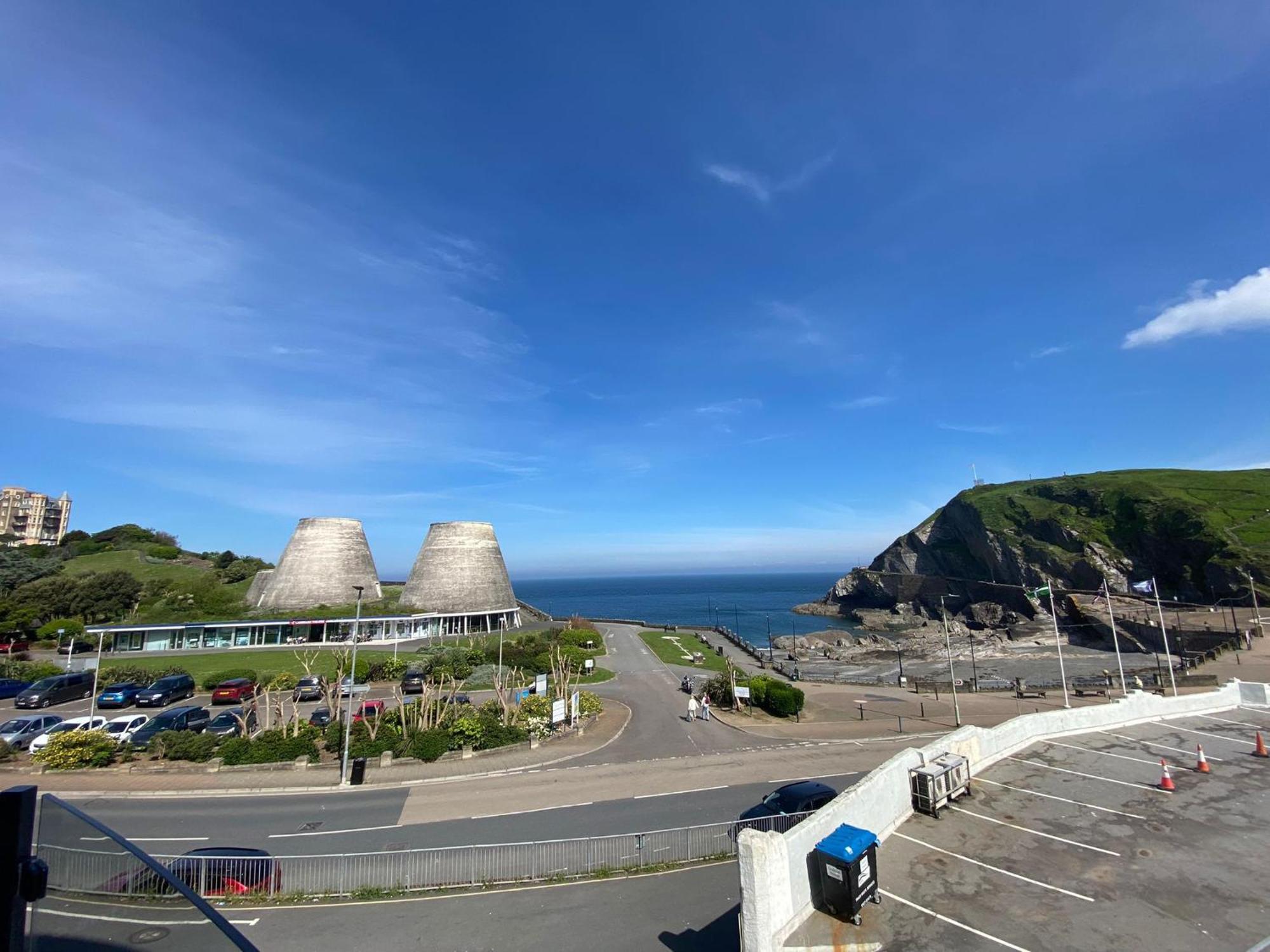 3 The View Apartments Ilfracombe - Hot Tub, Parking, Lift, Ev Экстерьер фото