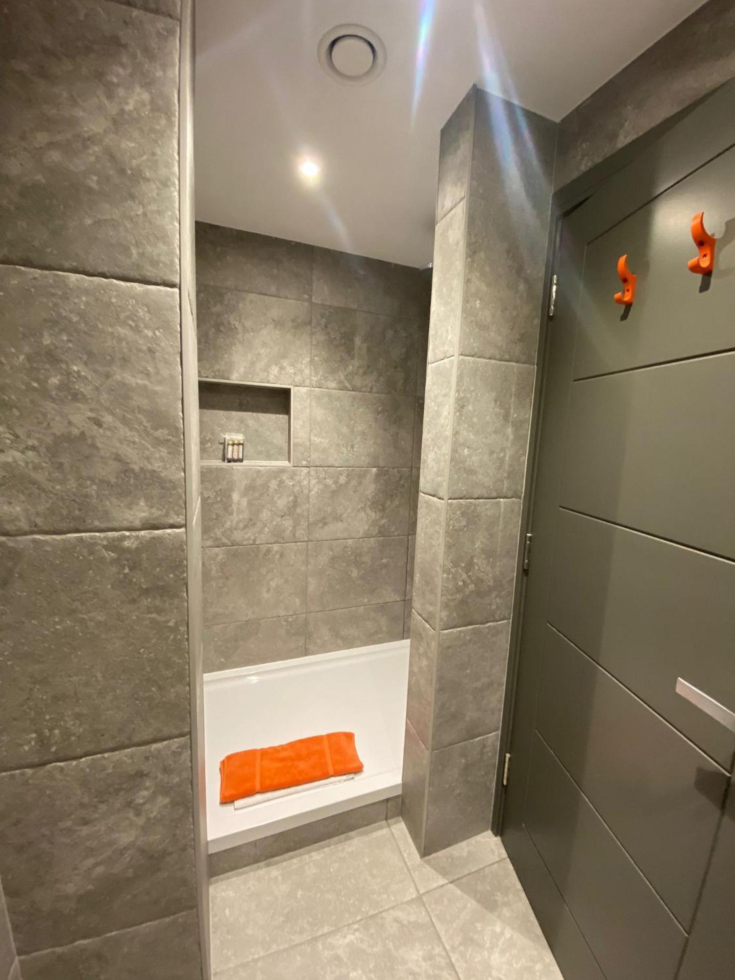 3 The View Apartments Ilfracombe - Hot Tub, Parking, Lift, Ev Экстерьер фото