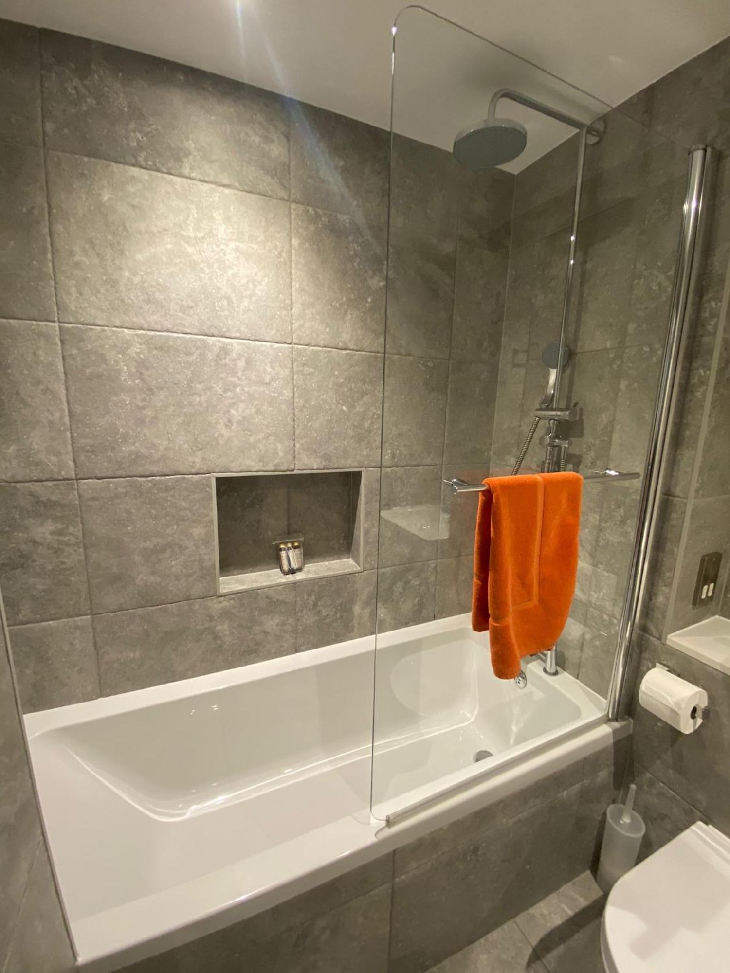 3 The View Apartments Ilfracombe - Hot Tub, Parking, Lift, Ev Экстерьер фото